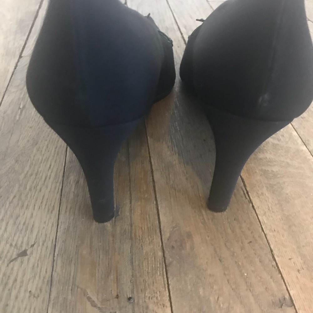 Stuart Weitzman - Picture 2 of 6